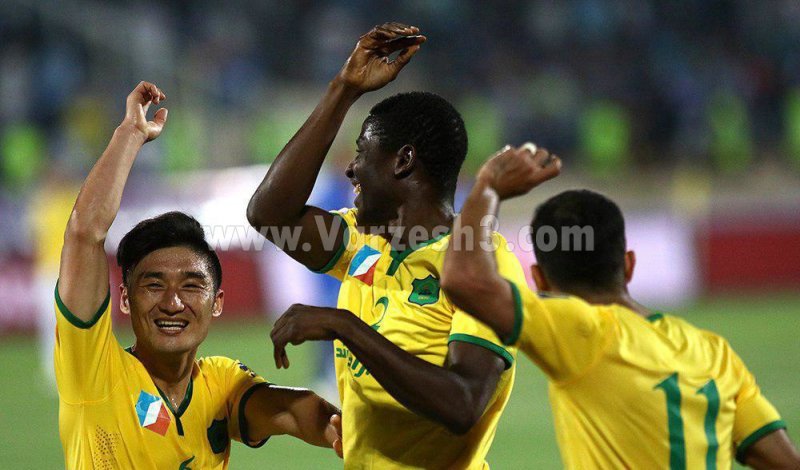 گفت و گو با اولین کرهای لیگ برتر ایران