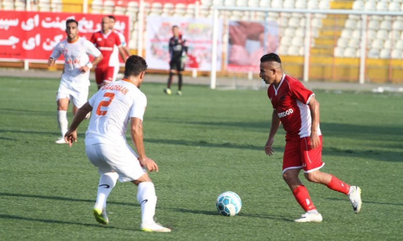 رشت شانهبهشانه مازندران در صدر جدول لیگ یک