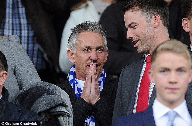 گری لینه کر زیر قولش زد