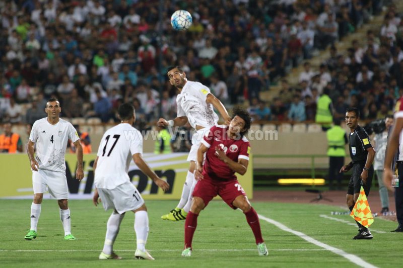 درگیری شدید میان بازیکنان ایران و قطر