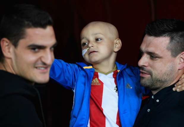 کمک 200 هزار پوندی اورتون به کودک سرطانی