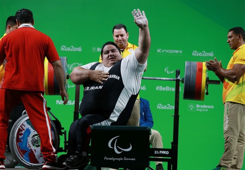 سیامند رحمان قویترین شد، مهرزاد بلندقدترین