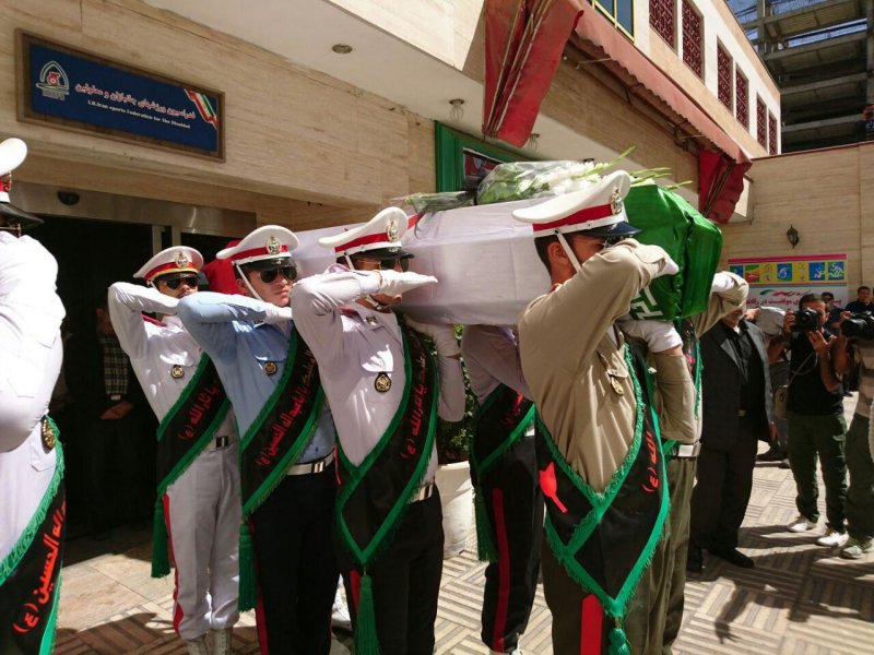 پیکر مرحوم گلبارنژاد در شیراز به خاک‌سپرده شد