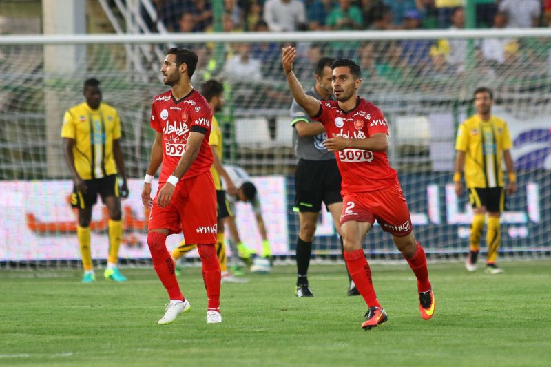 نوراللهى از پرسپولیس جدا نمى شود