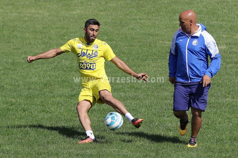 حضور کاوه رضایی در تمرین استقلال