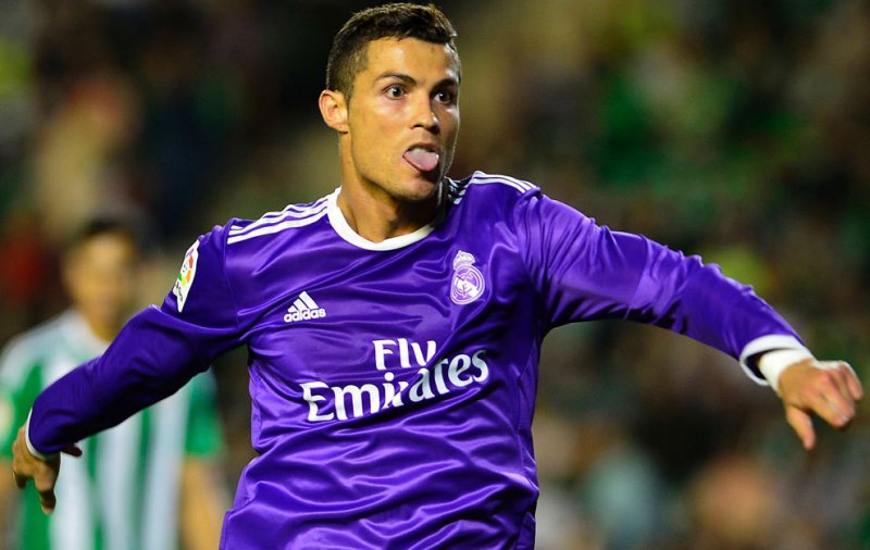 کادنا سر: رونالدو به زودی تمدید خواهد کرد