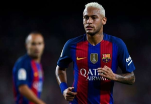 درگیری فیزیکی نیمار با بازیکن گرانادا درتونل نوکمپ