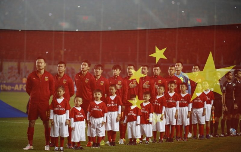 هفت خارجی و تنها یک چینی در کنار لیپی