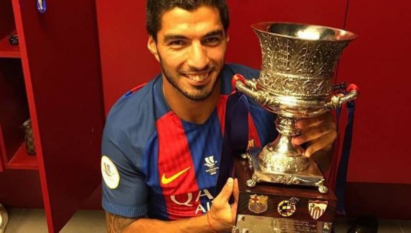 سوارز در آستانه تمدید قرارداد با بارسلونا