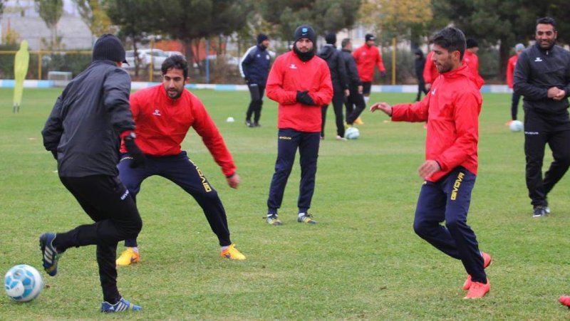 تراکتورسازی به کیش سفر کرد