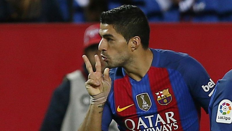 تمدید قرارداد لوئیس سوارز با بارسلونا