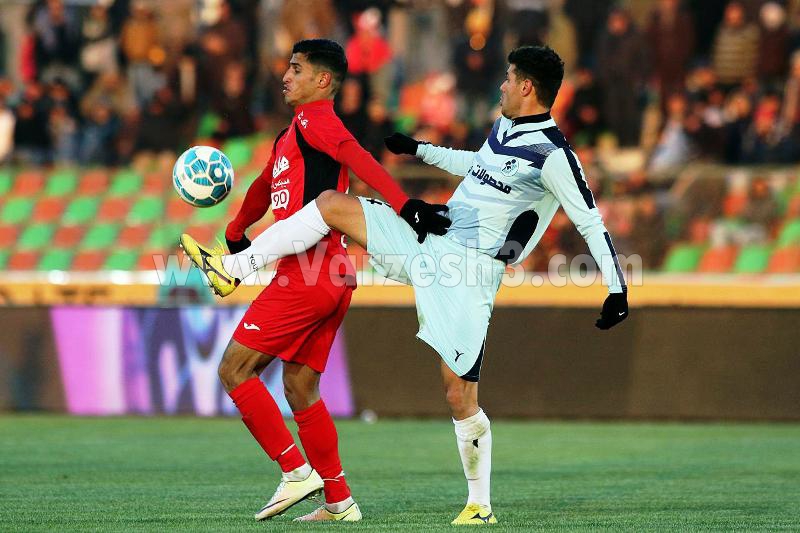 علیپور پشت سنگر مهدی طارمی