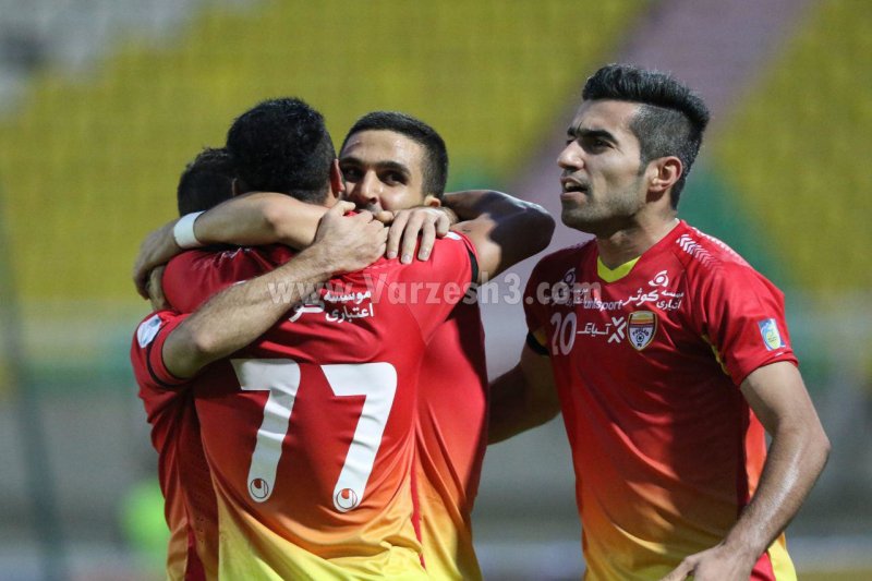 آتش بازی با هت تریک ساسان!