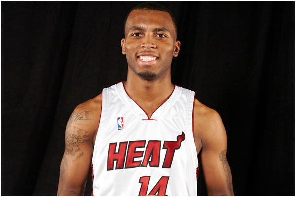 جونز: PS4 من در تهران جا مانده است