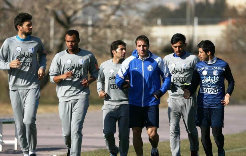 مخالفت منصوریان با جذب تمرین دهنده خارجی