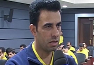 دوری عجیب داور مشهور از فوتبال ایران