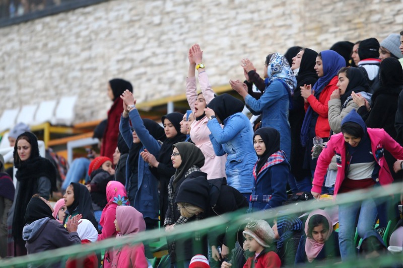 منتظر خبرهای خوبی از ورود بانوان به ورزشگاهها باشیم