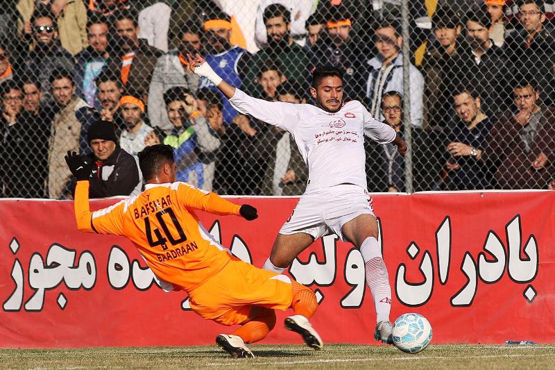 گلایه رئیس از تاخیر بازی بادران - سپیدرود