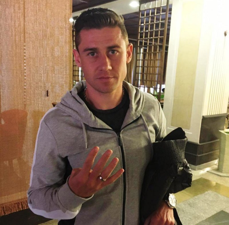 آندو و چپاروف چه کسانی را نیمکتنشین میکنند؟