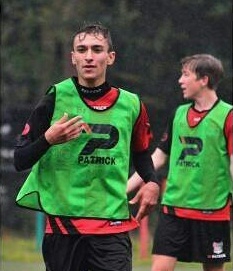 پیروانی بازیکن نایمخن را دعوت کرد