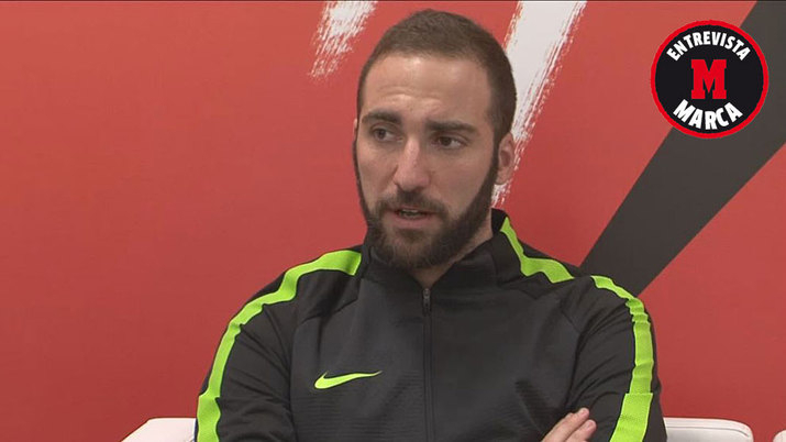 ایگواین: رونالدو و مسی هیولا هستند