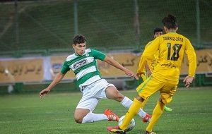 بازیکن ذوب‌آهن راهی بیمارستان شد