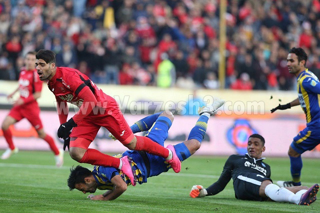 مظفریزاده: پرسپولیس 2پنالتی طلبکار است