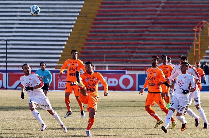 پورقاز: نحوه برخورد با داوران درست نیست