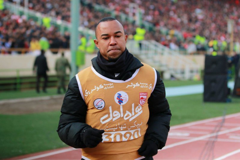 دلیل ناراحتی ادینیو از تراکتوریها چیست؟