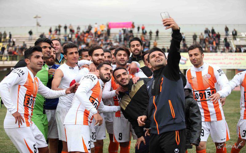 دست نشان و وظیفه سنگین جلب رضایت