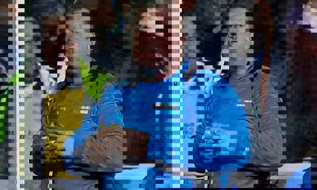 اخراج دروازه بان 127 کیلویی به اتهام شرط بندی