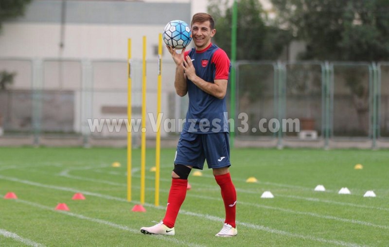 مصدومیت فرشاد احمدزاده جدی نیست