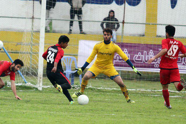 لیگ یک: کمکها یاریرس ایرانجوان نشدند