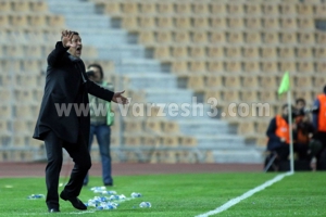 دایی تماشاگران ذوب را متفرق کرد