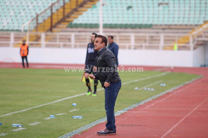 ماشین سازی به دنبال حفظ کاظمی در لیگ یک