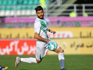 ذوب آهن بدون دو مدافع ثابت مقابل پرسپولیس 
