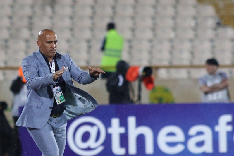 ​​​​​​​وقتی منصوریان کت درآورد