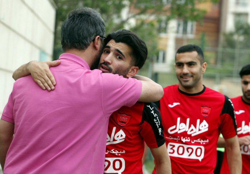 حضور میناوند در اردوی پرسپولیس