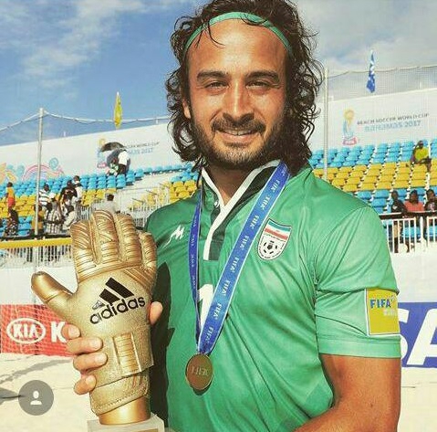 حسینی: دستکش طلائی جام جهانی، تقدیم به مردم ایران