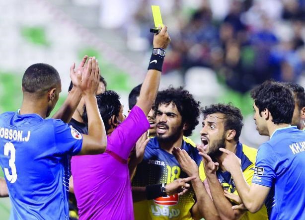 جنجال و دخالت پلیس در بازی استقلال - التعاون