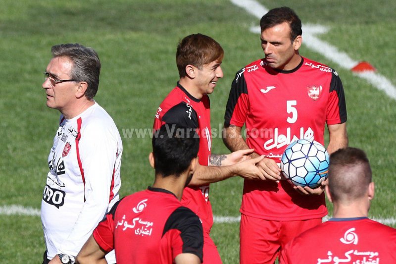 فرشاد می‌رسد، ربیع خواه شاید