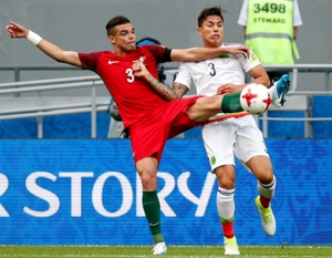 تساوی پرتغال و مکزیک در جدالی نفسگیر