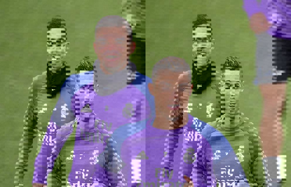 1205689