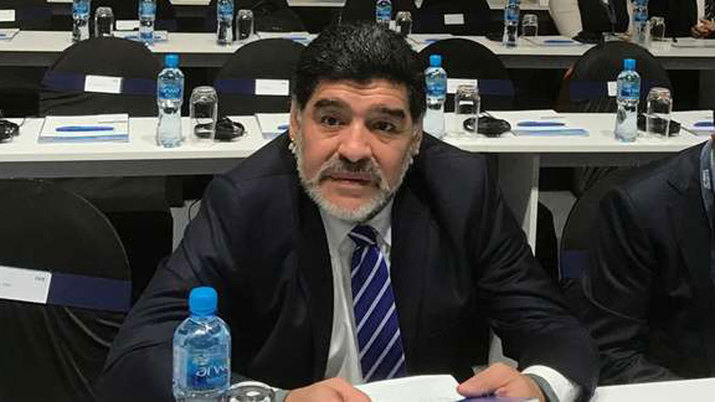 حمله شدیدالحن دیگو مارادونا به دنی آلوس
