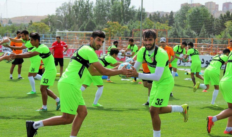 ایرانپوریان: جوانان تراکتور قدر موقعیت‌شان را بدانند