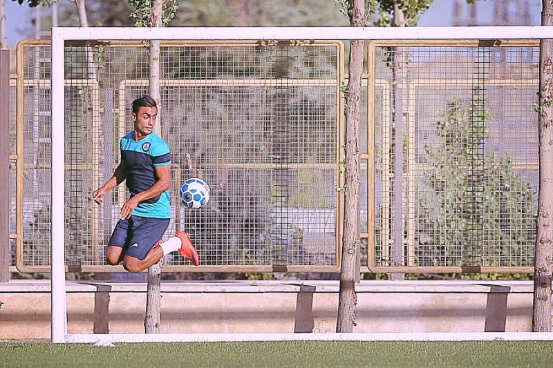 سینک: در لیگ یقه استقلال را میگیریم