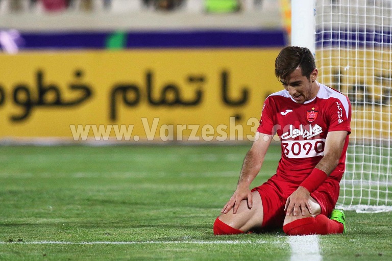 تهدید احمدزاده؛ آخر فصل میروم!