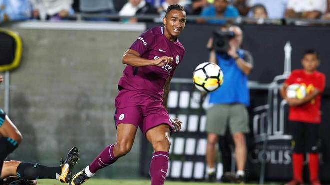 ستاره سابق رئال مسی را بهترین بازیکن دنیا خواند