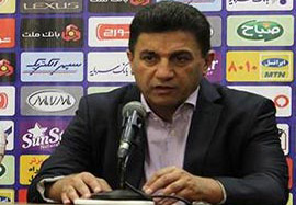 قلعه نویی: گل می زنیم بازیکنان مان پنچر میشوند