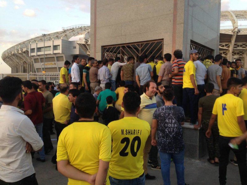 زجر هوادار به خاطر فیش هزار تومانی!